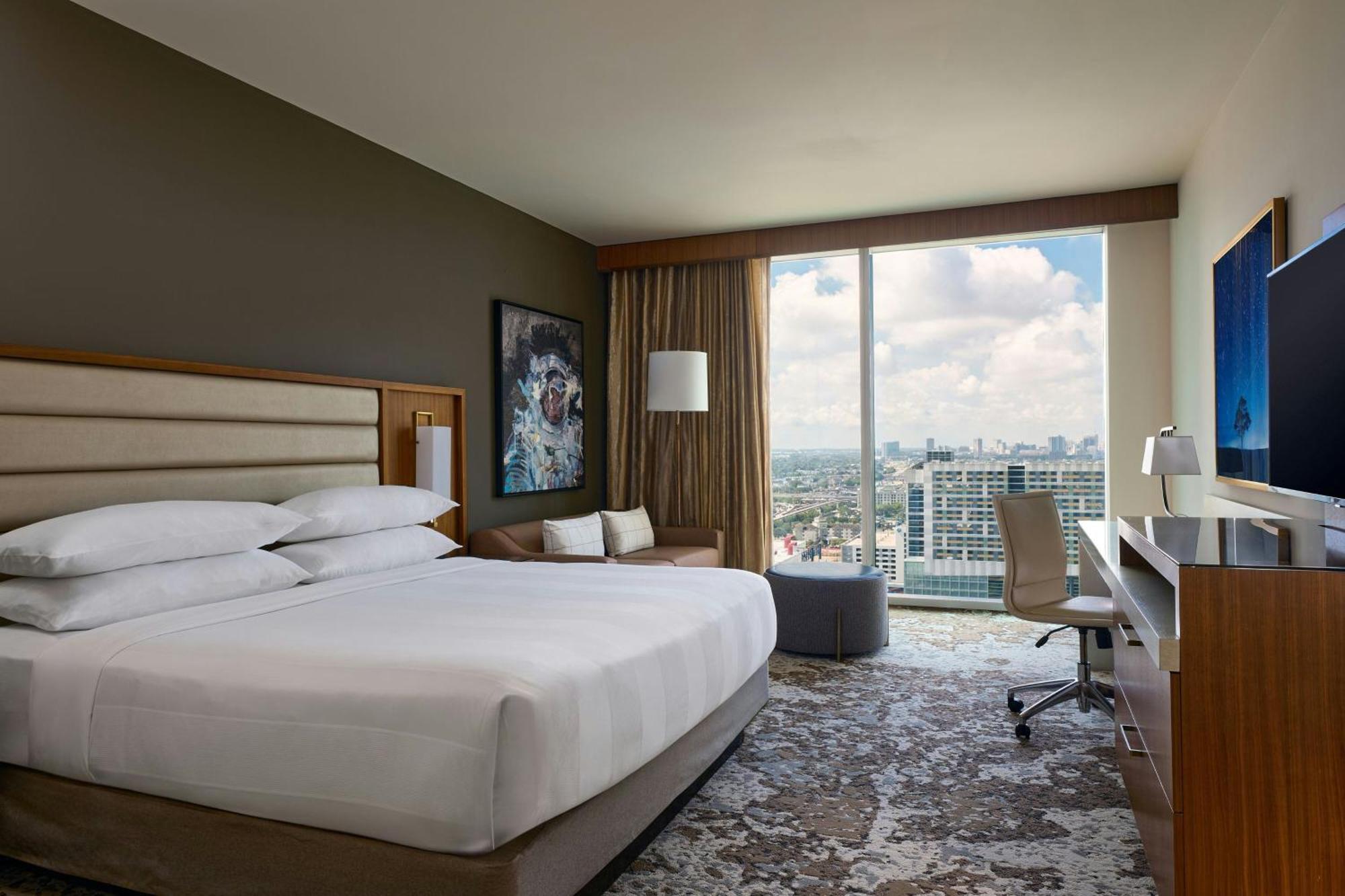King Room M Club Access