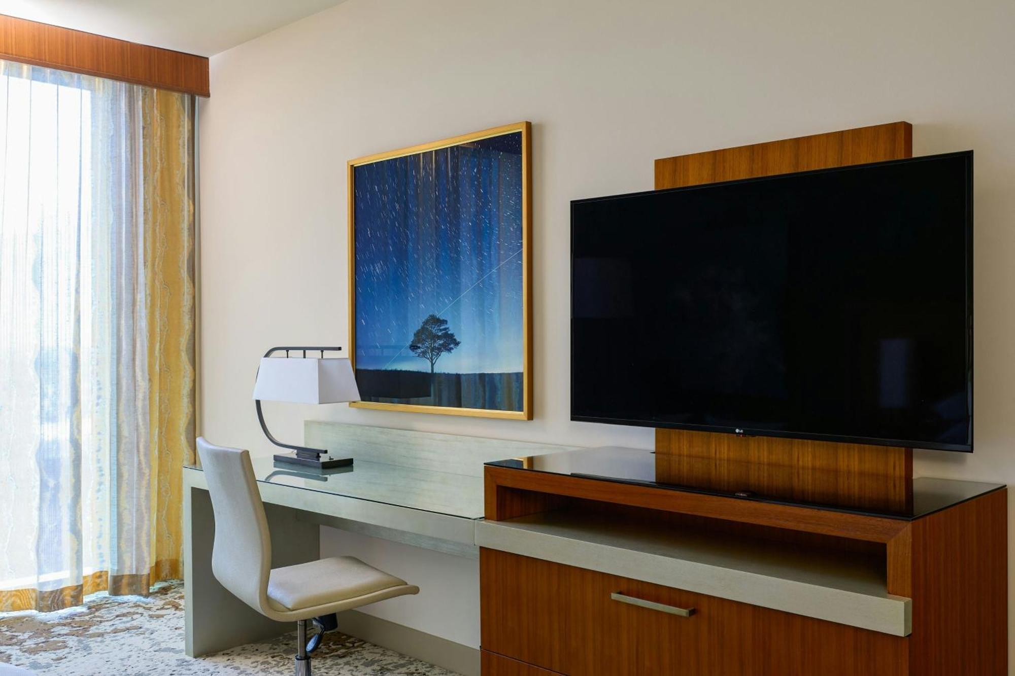 King Room Lazy River View Park View Pool View
