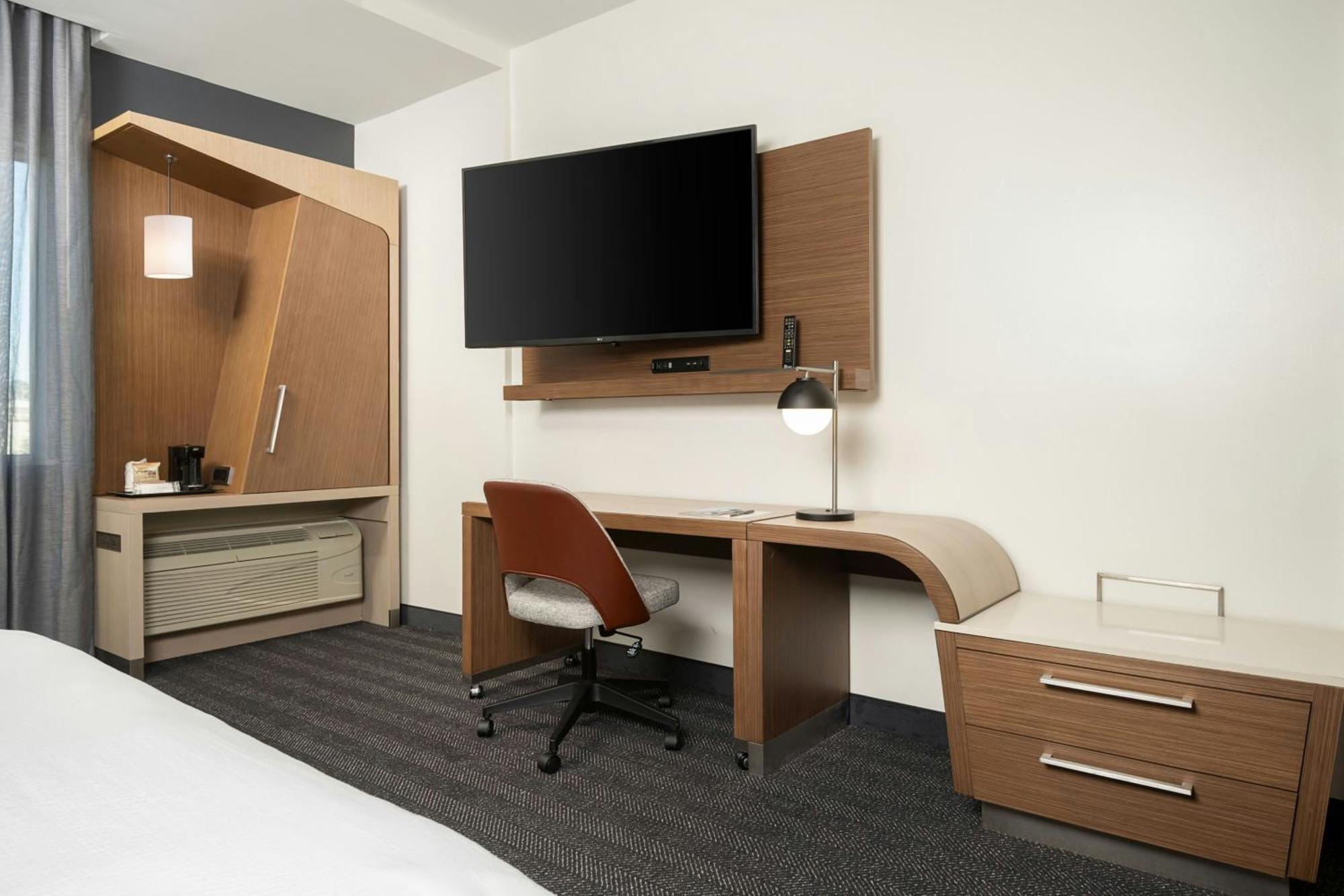 King Room Transfer Shower Mobility Access or Hearing Accessible
