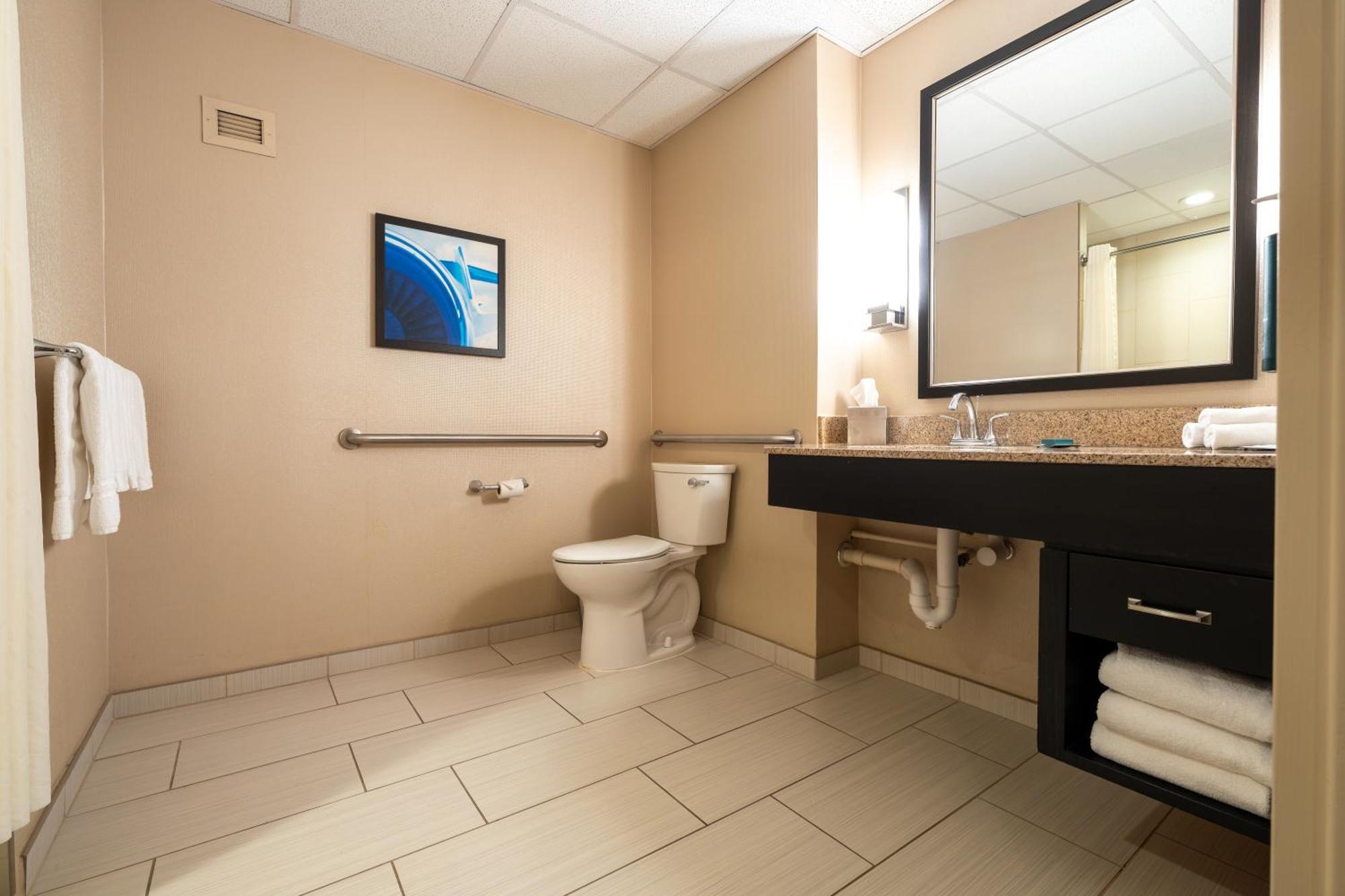 King Room Accessible Tub Mobility Access or Non-Smoking