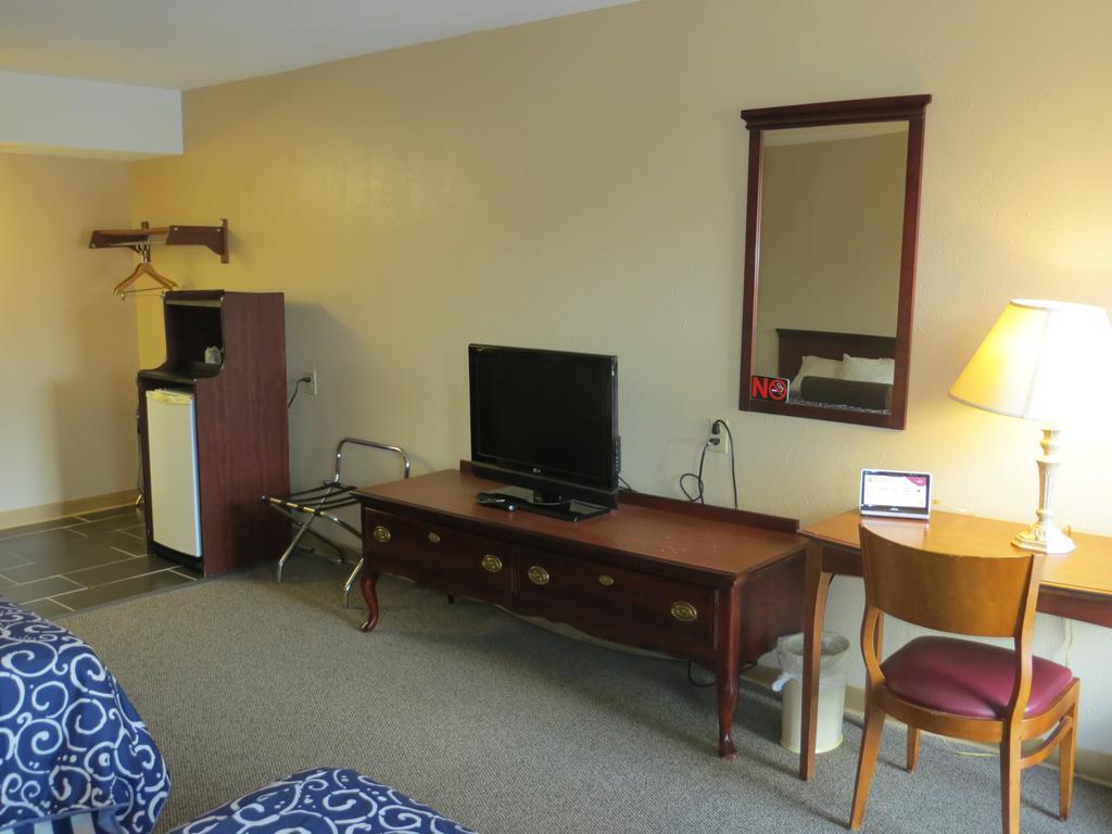 Queen Room Two Queen Beds