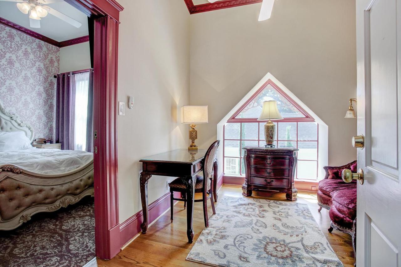 Queen Suite
