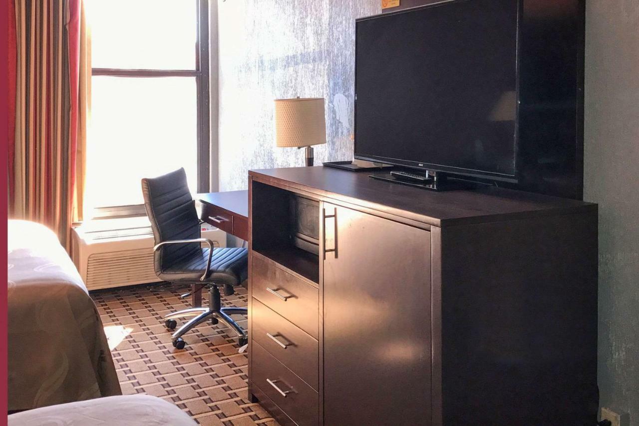 Standard King Room with Tub - Accessible/Non-Smoking,1385901893:JPEG