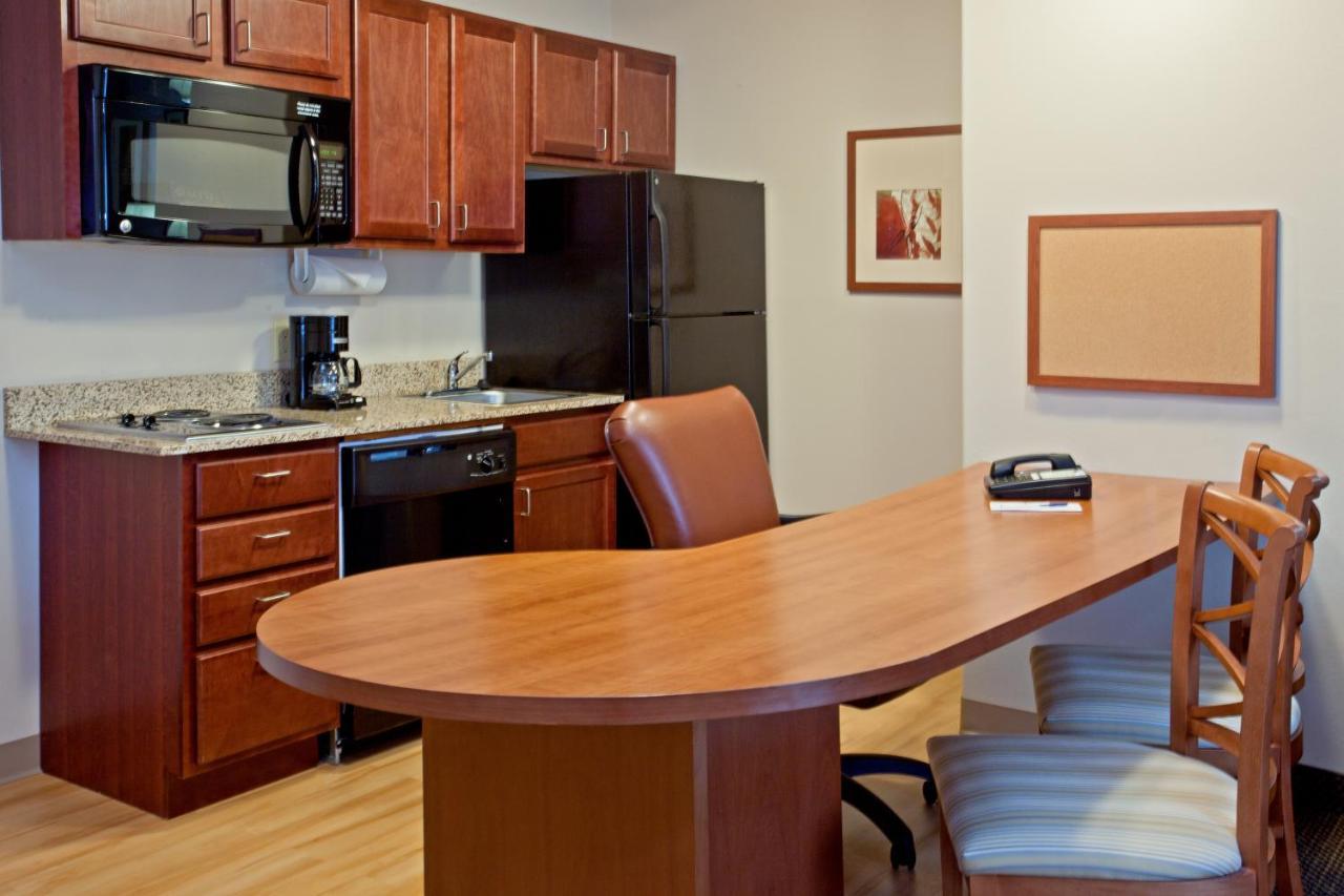 One-Bedroom Queen Suite,1074255499:JPEG