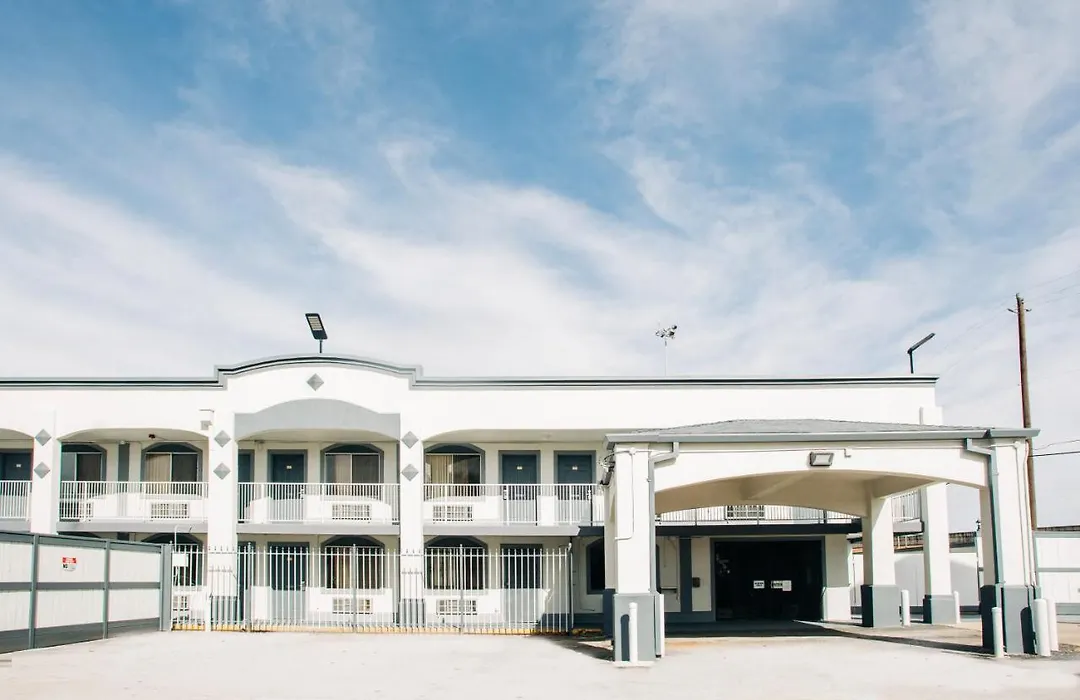 Space City Inn-1