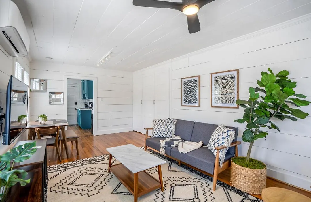 Historic Heights Artist Boho Bungalow-1