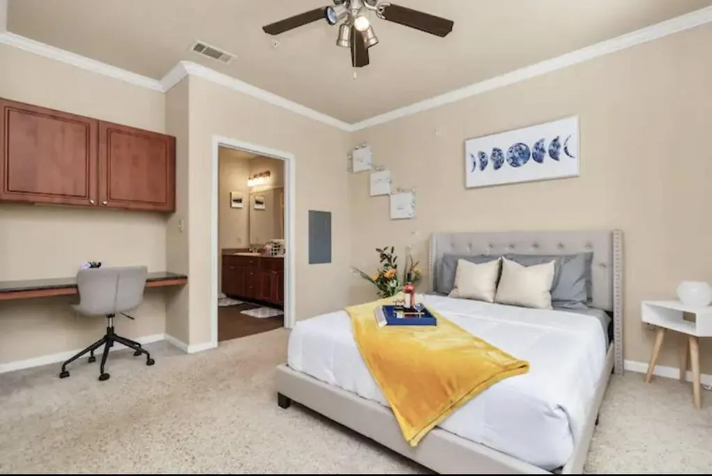 Modern Medical Center Condo Near Md Anderson & Nrg-1