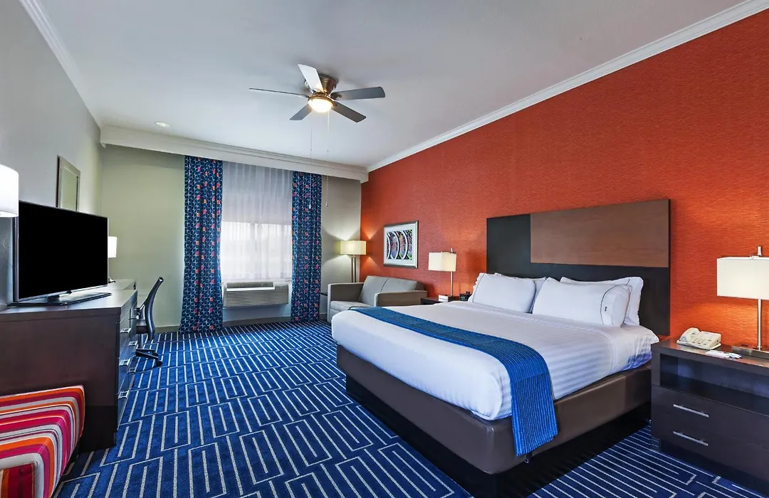 Holiday Inn Express & Suites Houston East By Ihg-1