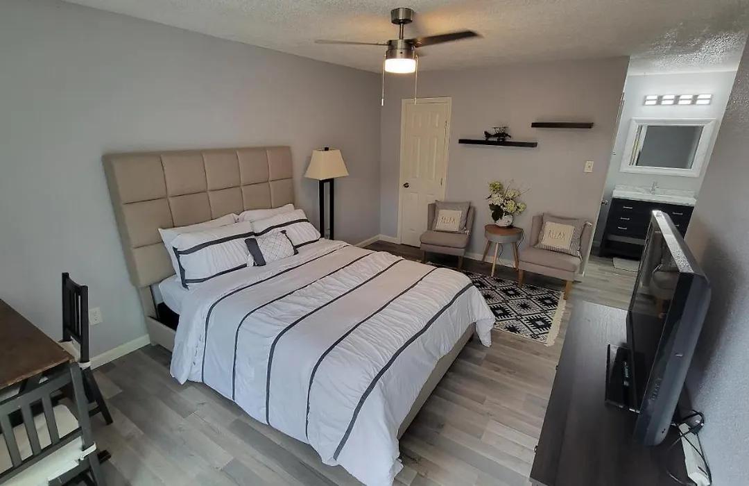 Spacious N Cozy 3 Bedroom // 15 Min From Downtown-1