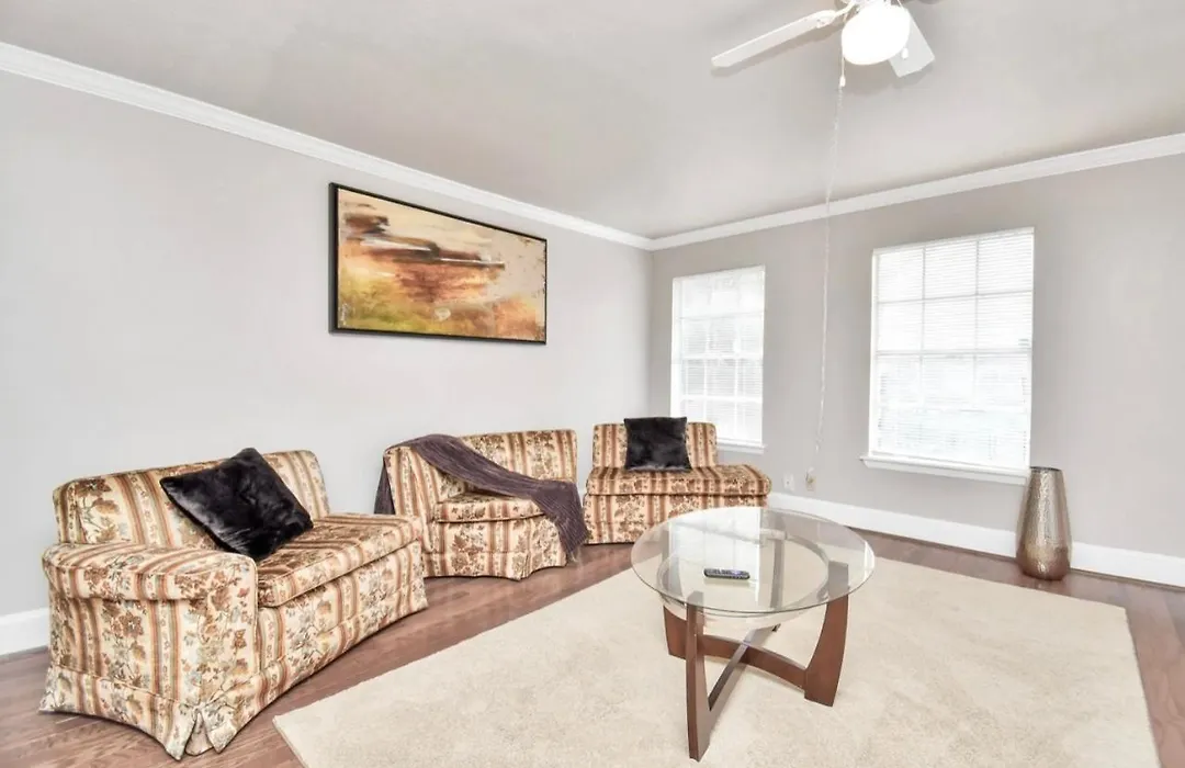 Retro Haven 2Br Townhome Located In Montrose-1