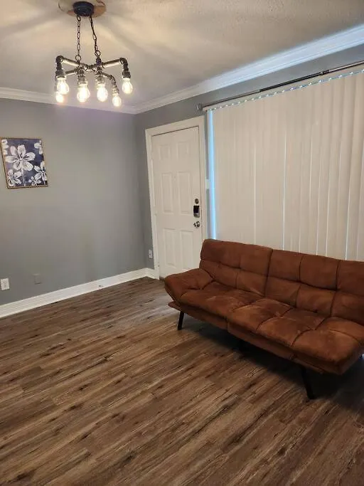 Blue Shark *E2* @ Midtown 1Br King Suite-1
