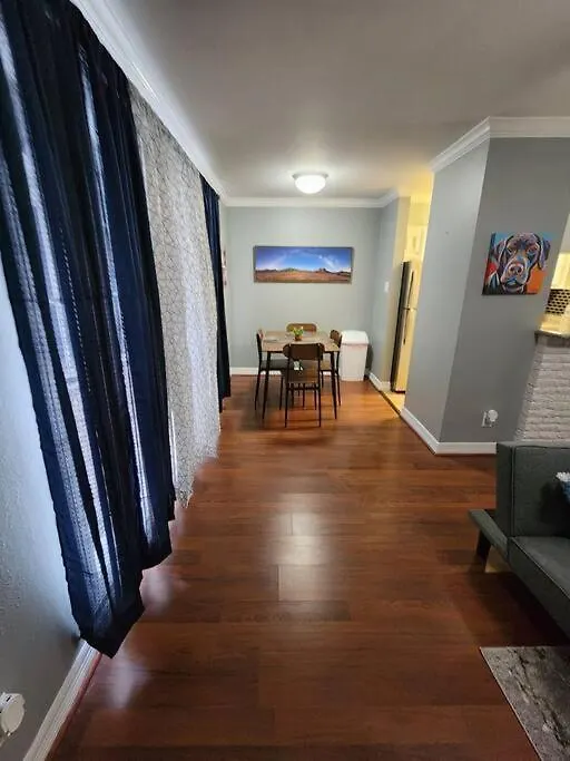 Blue Shark *E4* @ Midtown Comfortable 1Br King Apartment-1