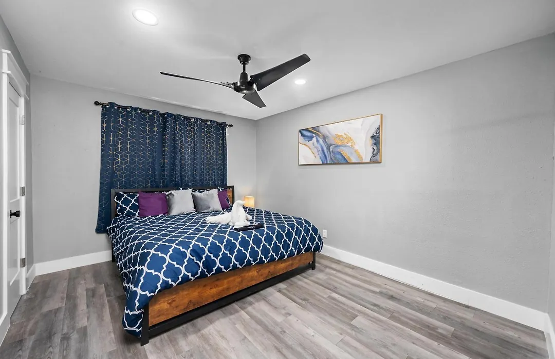 Comfortable 2Br Apt In Vibrant Houston Heights-1