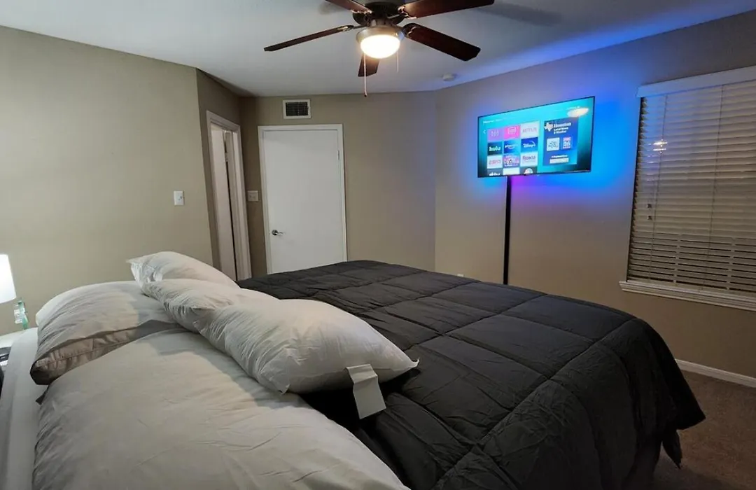 Med Center Charm 2Br Haven-1