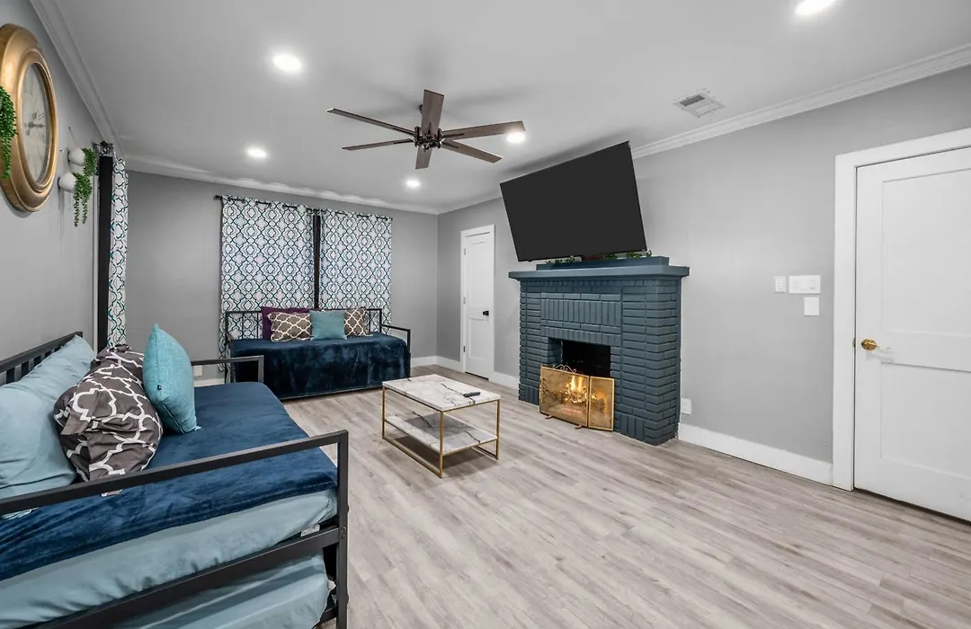 Modern & Spacious 3Br Retreat On Prime Location-1