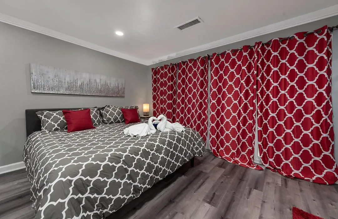 Urban Retreat 1Br With Free Park-1