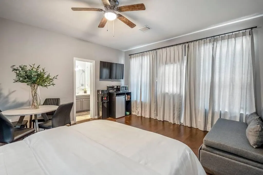 Palmer Hotel Suite Retreat In The Heart Of Houston-1