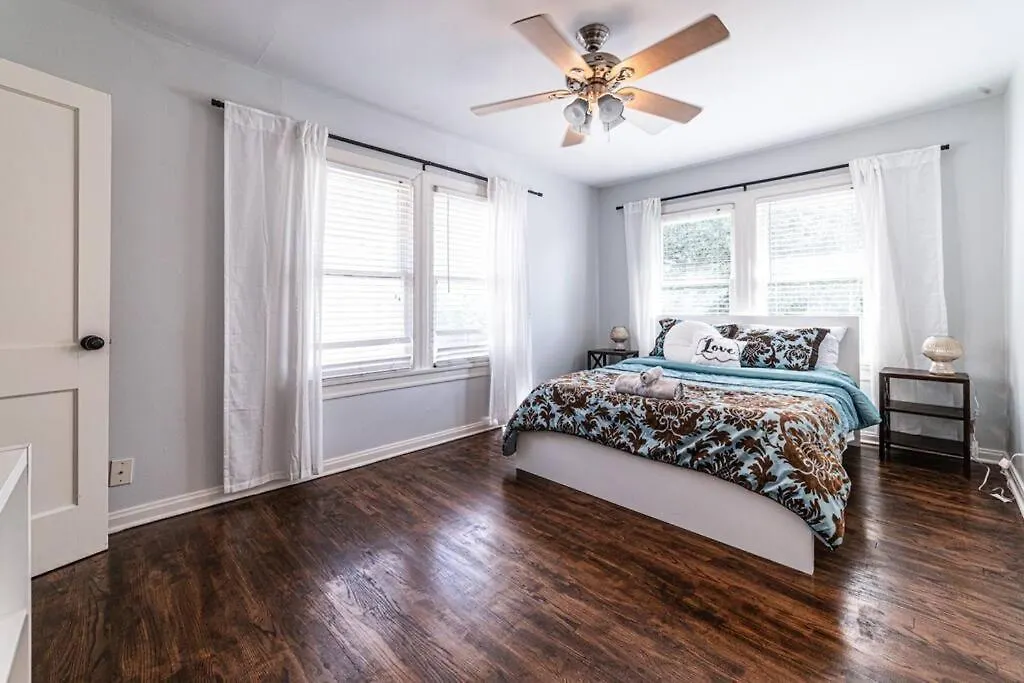 Beautiful 2Br 2Ba Montrose Home-1