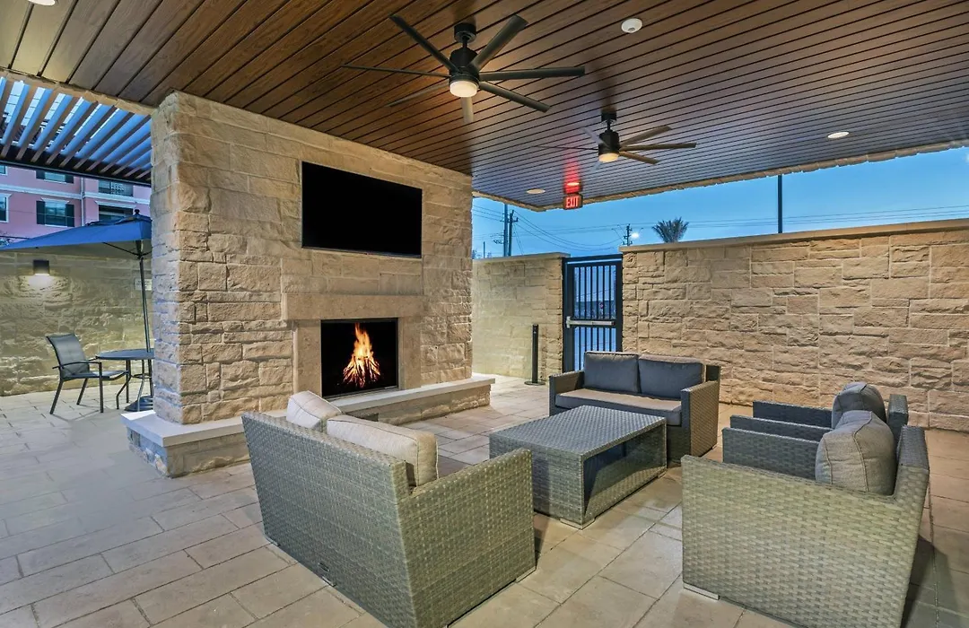 Fairfield Inn & Suites Houston Memorial City Area-1