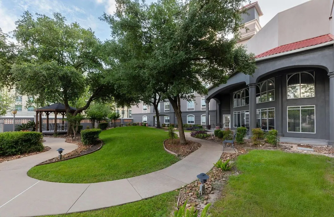 La Quinta Inn & Suites By Wyndham Houston Bush Iah South-1