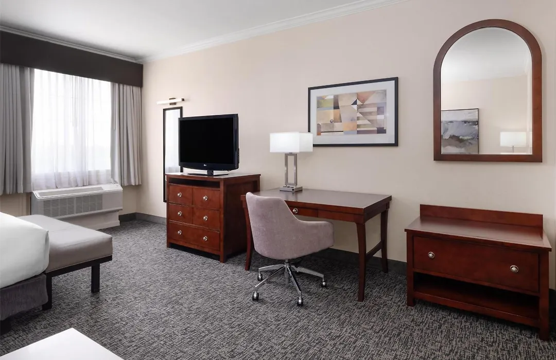 Best Western Plus Downtown Inn & Suites-1