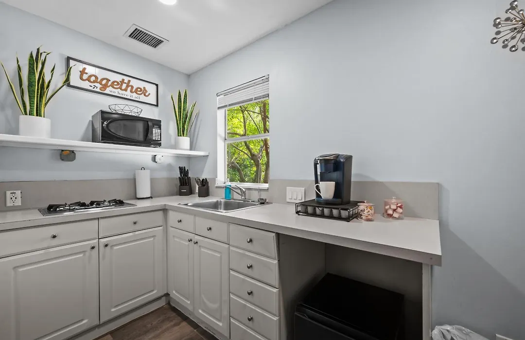 Bohemian Loft Near River Oaks And Greenway Plaza-1