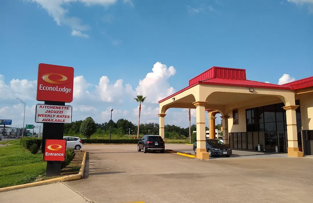 Econo Lodge Inn & Suites West - Energy Corridor-1