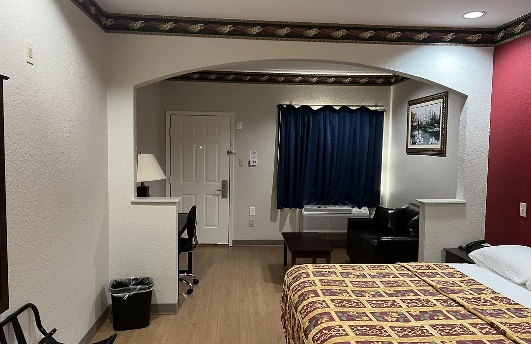 Scott Inn & Suites - Downtown Houston-1