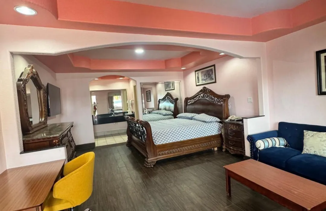 Raintree Inn And Suites-1