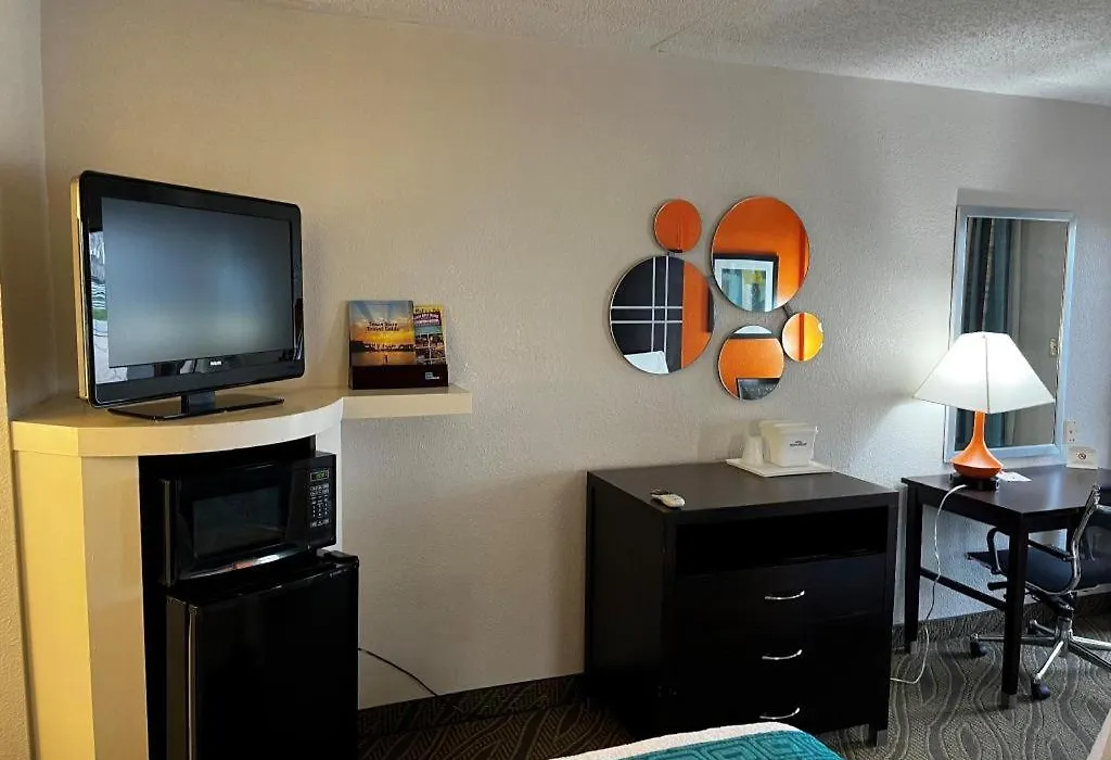 Howard Johnson By Wyndham Houston Heights/Downtown-1