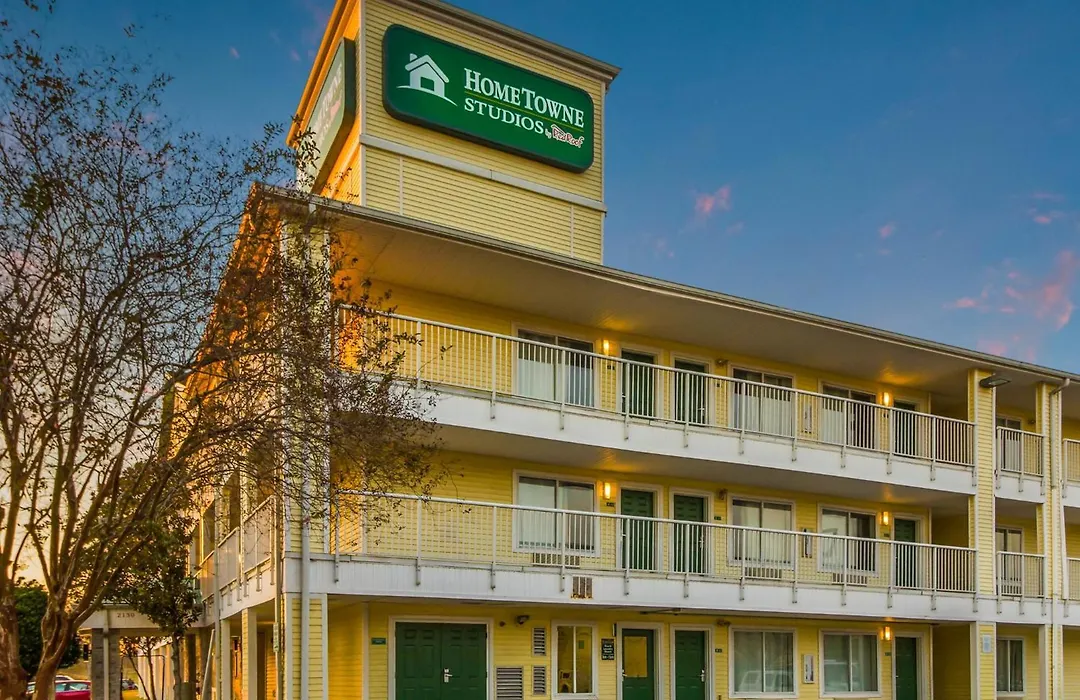 Hometowne Studios By Red Roof Houston - West Oaks - Energy Corridor-1