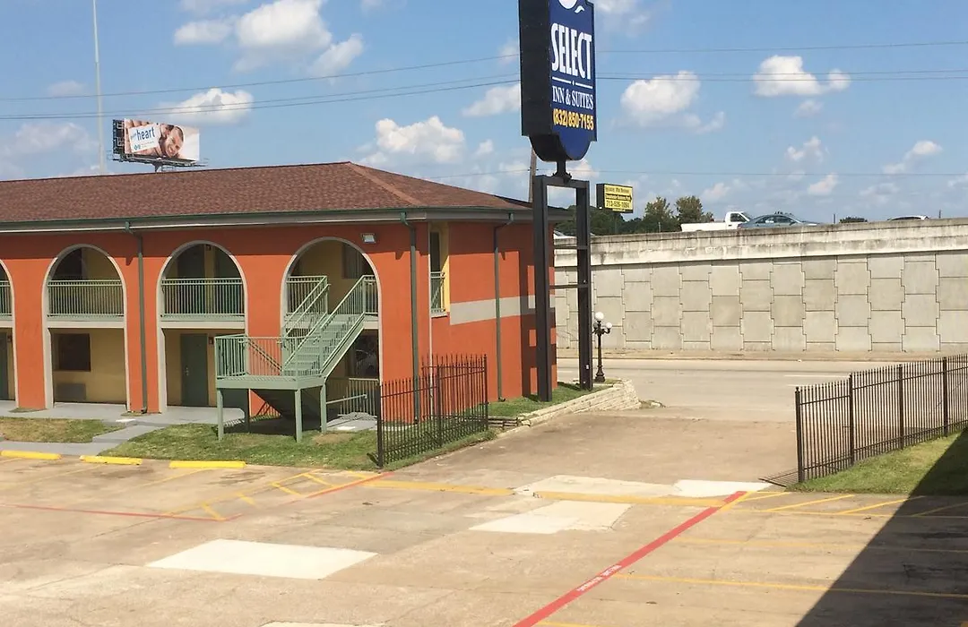 Select Inn And Suites-1