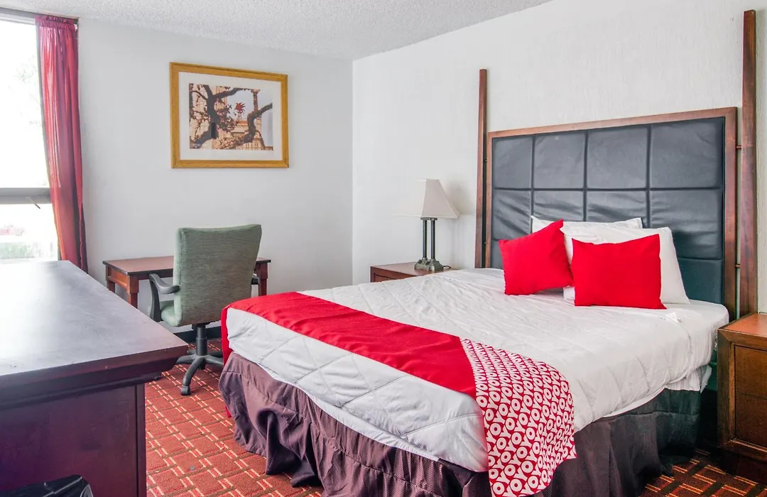 Oyo Townhouse Houston George Bush Intercontinental-1