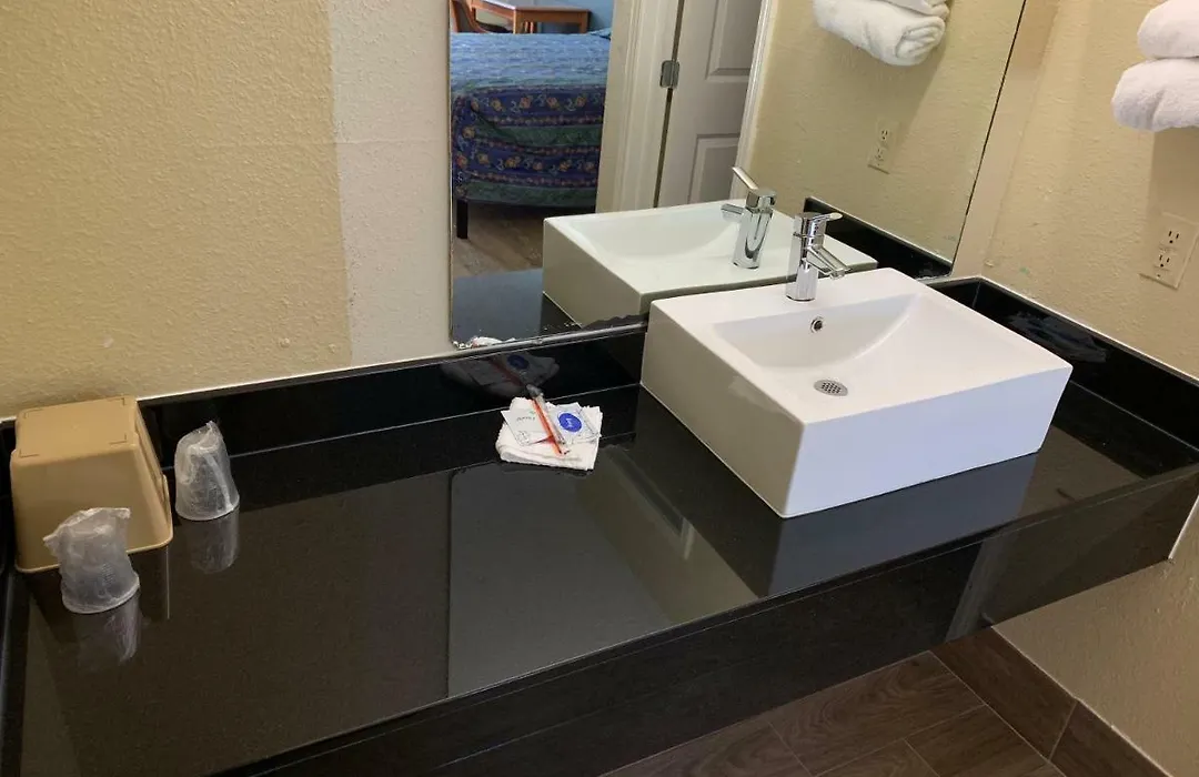 Guest Inn And Suites-1