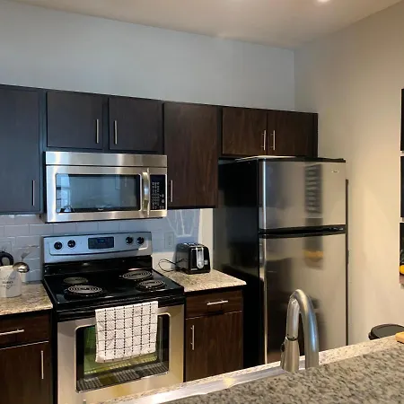 Newly Furnished 1Br Apartment W/ Hermann Park View-2