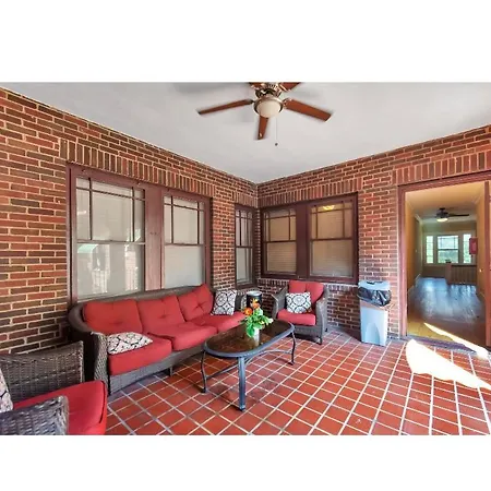 Cozy Downtown Studio By Toyota Center-3