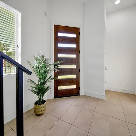 **Texas Medical Center ** Downtown ** Nrg ** Minute Maid ** Toyota Center-3