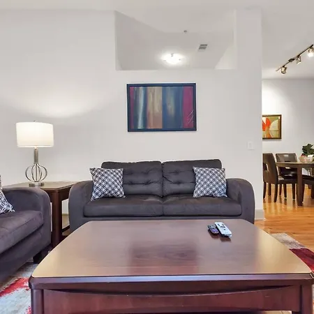 Stylish Open Concept Apt With King Bed, Walking Distance From Nrg Texans Stadium, 1 Mile To Med Center, Free Parking-2