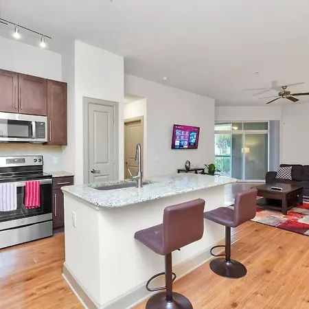 Stylish Open Concept Apt With King Bed, Walking Distance From Nrg Texans Stadium, 1 Mile To Med Center, Free Parking-3