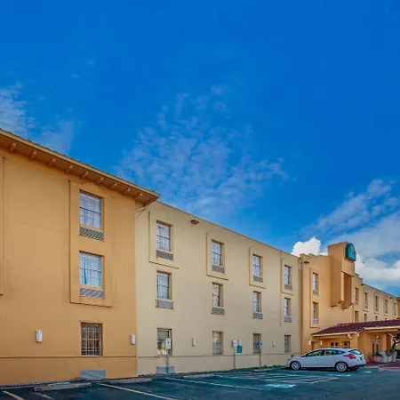 La Quinta Inn By Wyndham Houston Greenway Plaza Medical Area-3