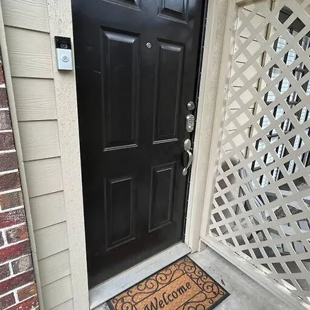 Home Away From Home-Cozy 2 Bdrm Condo/Med Cntr/Nrg-3