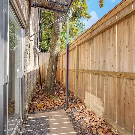 Trendy Midtown Apt, Walk To Shops & Sites, Pets Ok-2