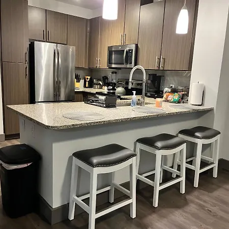 7 Min From Iah Business-Ready Condo W Pool & Wifi-3