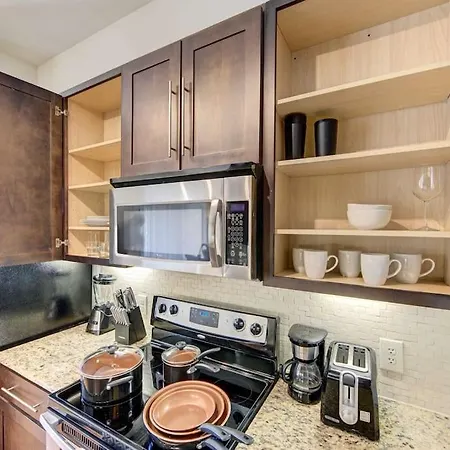 Cozy Apt Nrg Pool,Wi-Fi, Free Parking, Petsok!-3