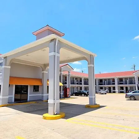 Howard Johnson By Wyndham Houston Heights Downtown-3