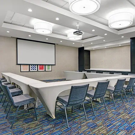 Holiday Inn Express & Suites Memorial - Citycentre By Ihg-2