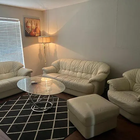 Lovely 1-Bedroom Townhome With Nice Amenities-3