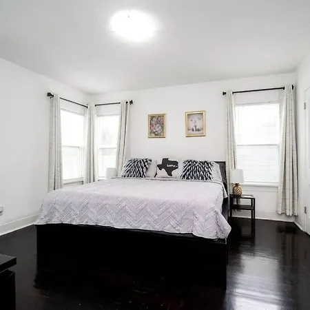 Trendy Apartment In Downtown - Near Montrose-3