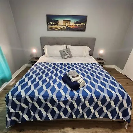 Blue Shark *E2* @ Midtown 1Br King Suite-3