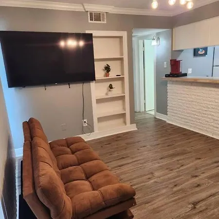 Blue Shark *E2* @ Midtown 1Br King Suite-2